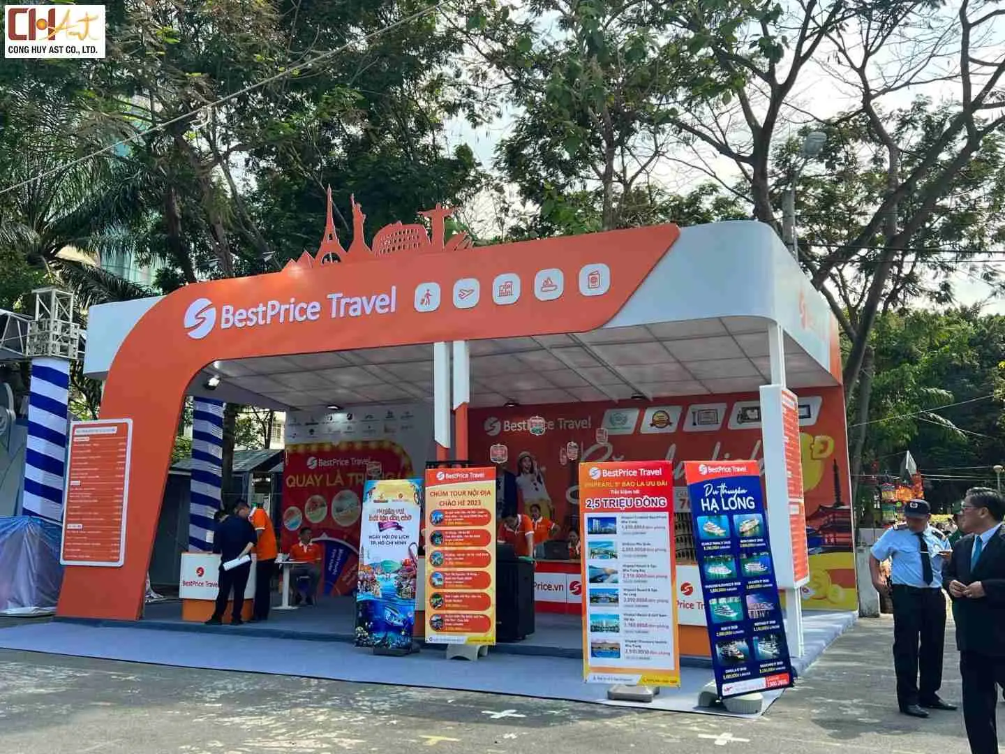  thi c&ocirc;ng gian h&agrave;ng hội chợ 