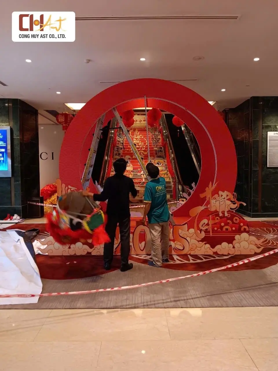  thi c&ocirc;ng cổng ch&agrave;o 