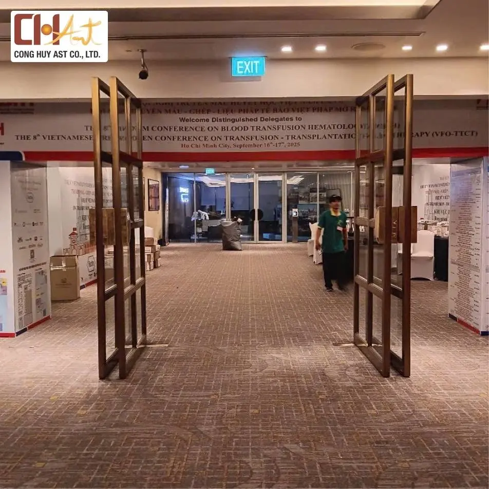 Backdrop v&agrave; cổng ch&agrave;o